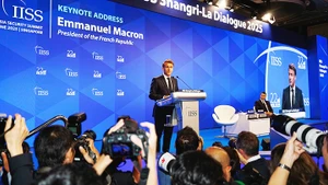 Tổng thống Pháp Macron phát biểu ý kiến mở đầu Đối thoại Shangri-La 2025. Ảnh: FRANCE24