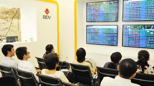 Thị trường chứng khoán đang cần những cổ phiếu có khả năng dẫn dắt xu thế và tạo cảm hứng đầu tư dài hạn. Ảnh: NAM ANH