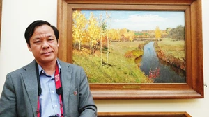 Tác giả bài viết bên tuyệt phẩm “Mùa thu vàng”. 