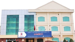 Công ty cổ phần Xuất nhập khẩu Y tế Domesco (mã DMC, sàn HOSE).