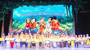 Một chương trình ý nghĩa dành cho học sinh vùng cao vượt khó vươn lên trong học tập.