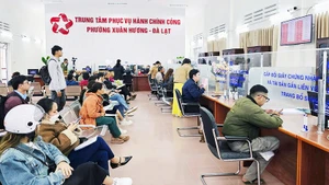 Phân rõ các lĩnh vực để phục vụ đúng đối tượng và tiện cho người dân tiếp cận làm thủ tục là cách làm cần được nhân rộng.