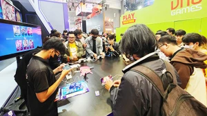 Vietnam GameVerse 2025 lần đầu thu hút hơn 100 gian hàng về game. Ảnh: LÊ ANH