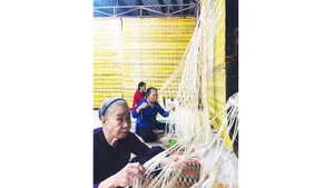 Làm võng ngô đồng.