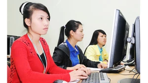 Tiết học công nghệ của sinh viên Trường đại học Thái Nguyên. Ảnh: SONG ANH