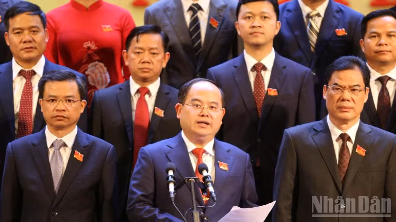 Bí thư Tỉnh ủy Cao Bằng Quản Minh Cường thay mặt Ban chấp hành Đảng bộ tỉnh khóa XX cảm ơn sự tín nhiệm của các đại biểu.