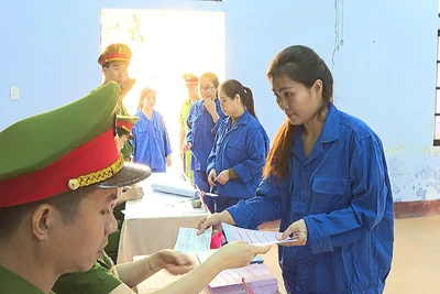 Việc bỏ phiếu tại Trại tạm giam Công an thành phố Huế diễn ra nghiêm túc, đúng trình tự, thủ tục theo quy định của pháp luật.