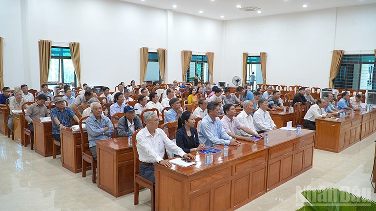 Đại biểu tham dự kỷ niệm 25 năm thành lập Hội Khoa học Lịch sử tỉnh Đồng Tháp. ndo_br_khls-dt.jpg