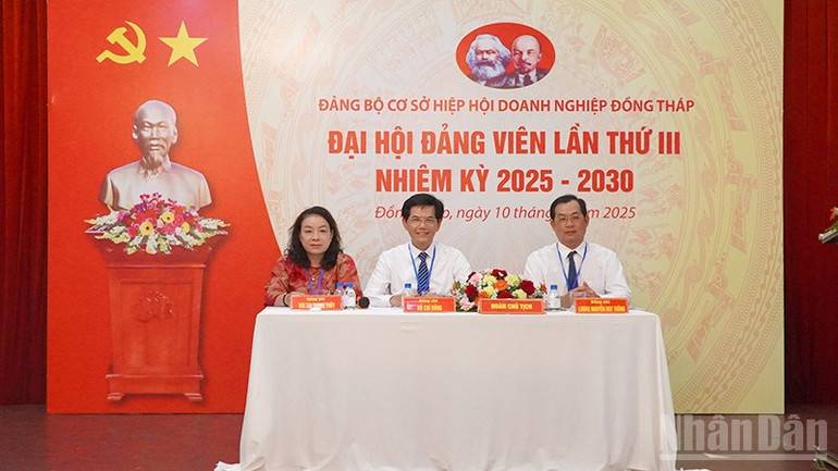 Đại hội Đảng bộ cơ sở Hiệp hội Doanh nghiệp tỉnh Đồng Tháp lần thứ III, nhiệm kỳ 2025-2030. (Ảnh: HỮU NGHĨA) ndo_br_dhdn-dt.jpg