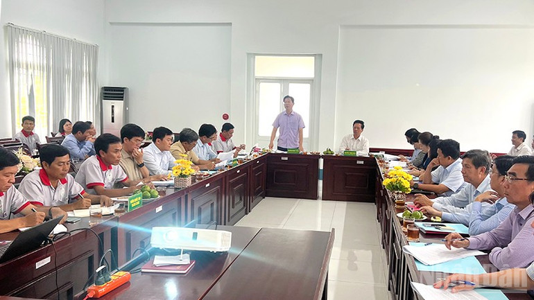 Phó Chủ tịch Ủy ban nhân dân tỉnh Đồng Tháp Huỳnh Minh Tuấn phát biểu định hướng triển khai thực hiện đề án thời gian tới. ndo_br_vqgtc.jpg