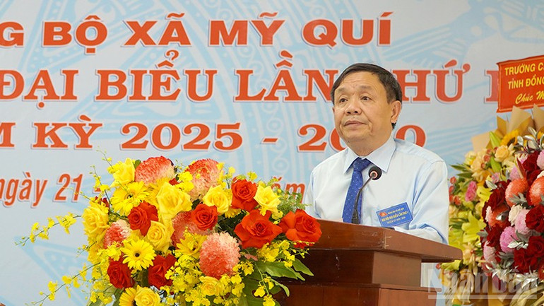 Đồng chí Phan Văn Thắng, Phó Bí thư Tỉnh ủy, Chủ tịch Ủy ban Mặt trận Tổ quốc Việt Nam tỉnh Đồng Tháp phát biểu chỉ đạo Đại hội Đảng bộ xã Mỹ Quí. ndo_br_pbt-dt.jpg