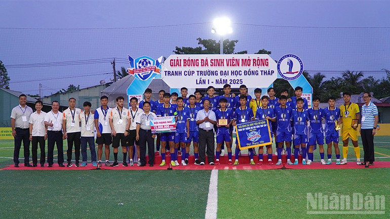 Đội Trường đại học Đồng Tháp giành hạng nhì. ndo_br_bddt2.jpg