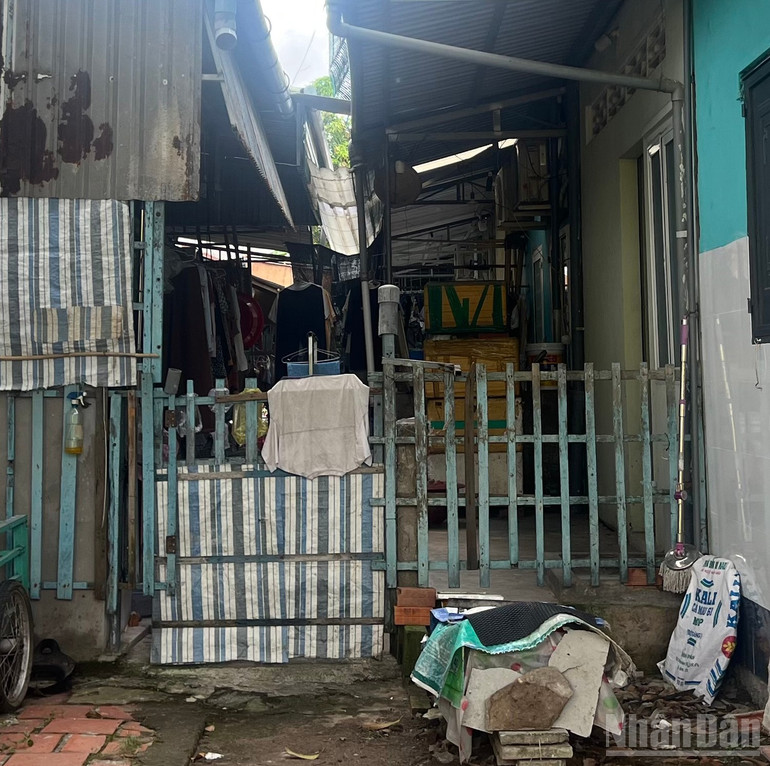 Một lối thoát hiểm tại khu dân cư Rạch Chanh, phường Mỹ Trà bị chiếm dụng. ndo_br_hem1.jpg