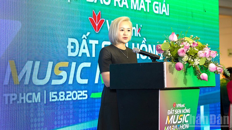 Bà Nguyễn Thùy Dương, Giám đốc Trung tâm Truyền thông và Tiếp thị VPBank phát biểu. ndo_br_dsh1.jpg