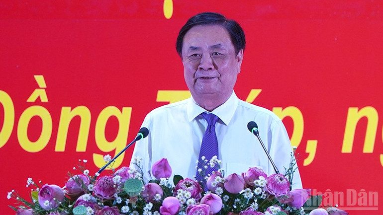 Đồng chí Lê Minh Hoan, Phó Chủ tịch Quốc hội phát biểu tại lễ công bố. ndo_br_ntm-dt3.jpg