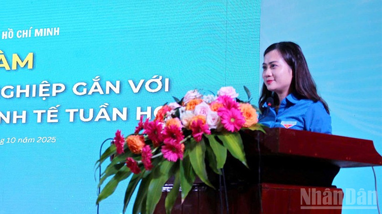 Đồng chí Nguyễn Lưu Trà My, Phó trưởng Ban Công tác thanh, thiếu nhi, Phó Chủ tịch Hội Doanh nhân trẻ Việt Nam phát biểu tại tọa đàm. ndo_br_tinhdoan-dt5.jpg