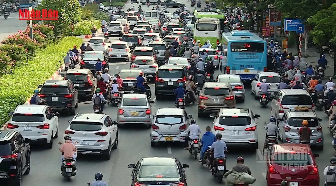 Video: Hơn 90% xe máy tại Vành đai 1 Hà Nội sử dụng xăng sinh giá