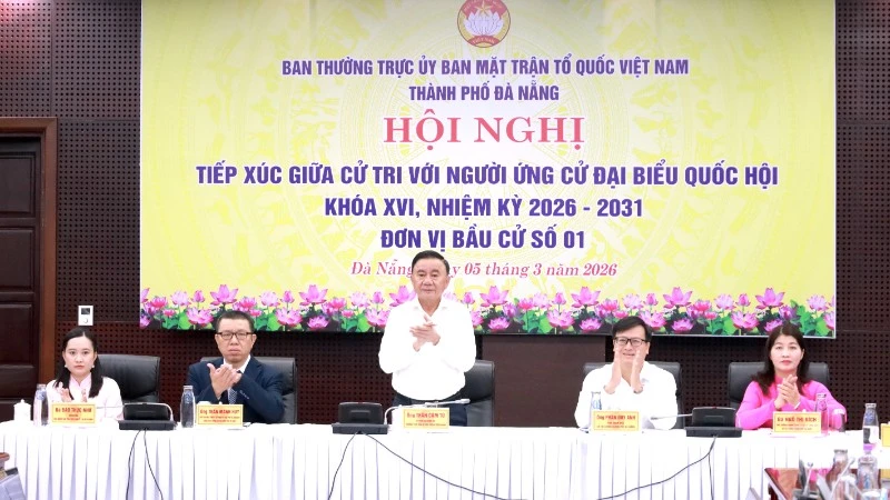 Đồng chí Trần Cẩm Tú tham dự hội nghị tiếp xúc cử tri tại Đà Nẵng