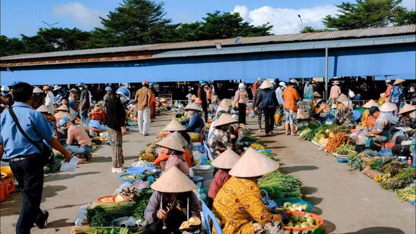 Nét duyên chợ “chồm hổm”