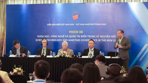 Các đại biểu tham gia phiên chuyên đề. Ảnh: VB