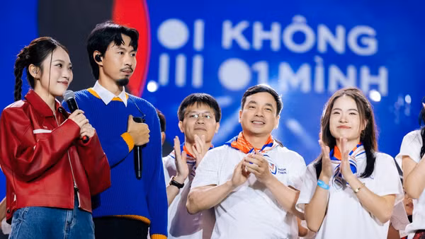 Các nghệ sĩ, người có ảnh hưởng và khách mời tại chiến dịch “Không một mình” năm 2025.