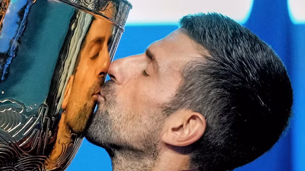 Huyền thoại Djokovic