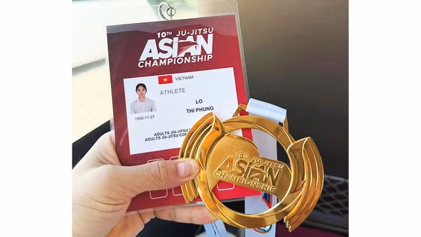 Bán đấu giá 2 tấm HCV
