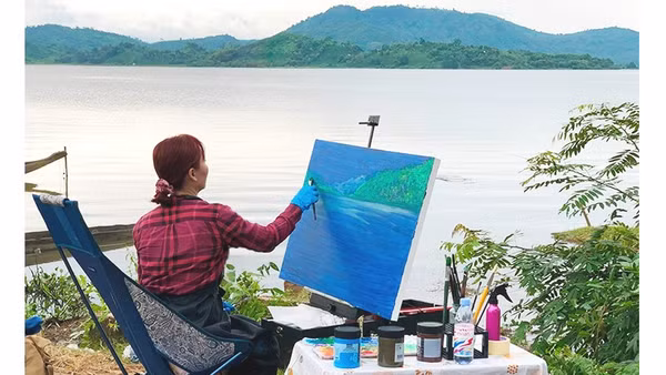 Hoạt động sáng tác và trưng bày tác phẩm tại bản Sìn Suối Hồ (Lai Châu) của nhóm VAS.