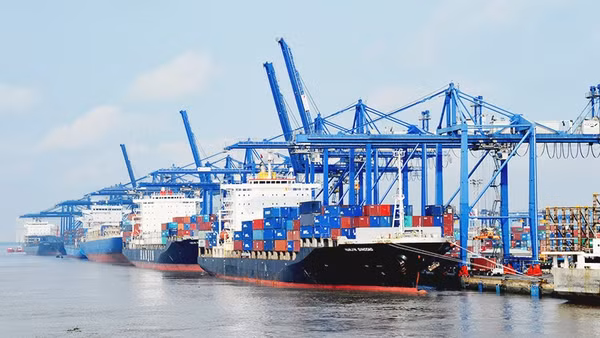 Chi phí logistics là một trong những yếu tố tác động trực tiếp đến hàng hóa xuất khẩu. Ảnh: NAM HẢI