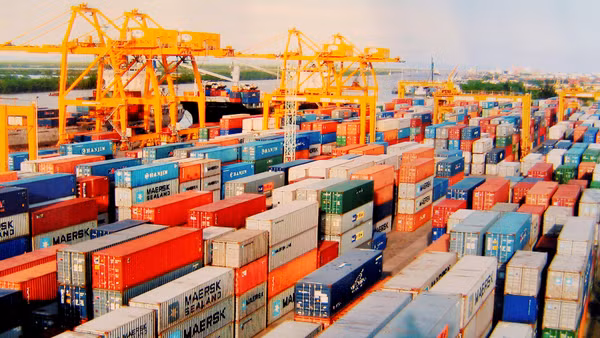 Hoạt động của sàn giao dịch hàng hóa vật chất không thể tách rời hệ thống kho bãi, kiểm định chất lượng, logistics, chứng từ hàng hóa và thanh toán. (Ảnh minh họa: BẮC SƠN)