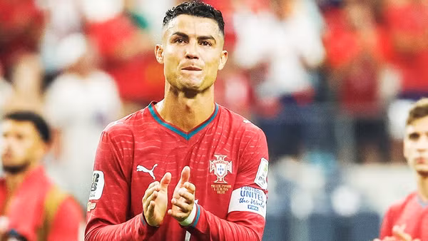 Theo dữ liệu FIFA, 51% thời gian di chuyển của Ronaldo là đi bộ.