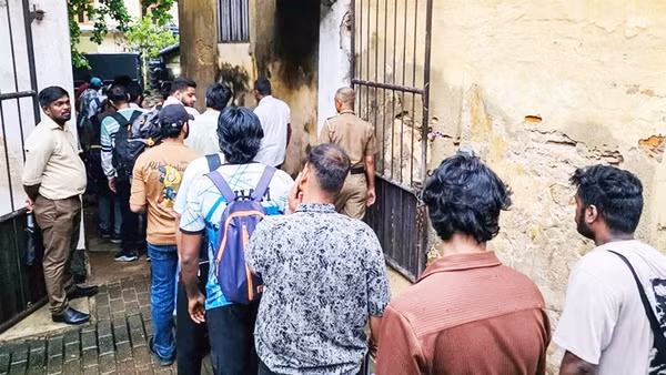 Sri Lanka trục xuất nhiều người nước ngoài bị nghi ngờ liên quan tội phạm mạng. Ảnh: AFP