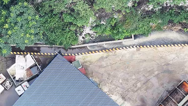Những dòng nước lạ từ nhà máy công nghệ cao.