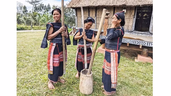 Không gian nhà rông, nhà sàn và các giá trị văn hóa bản địa phong phú là nền tảng vững chắc để Gia Lai phát triển du lịch cộng đồng.