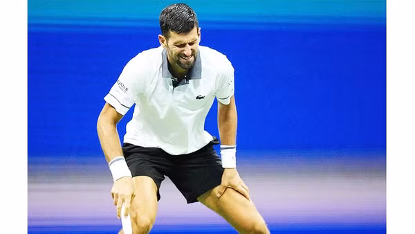Djokovic gục ngã