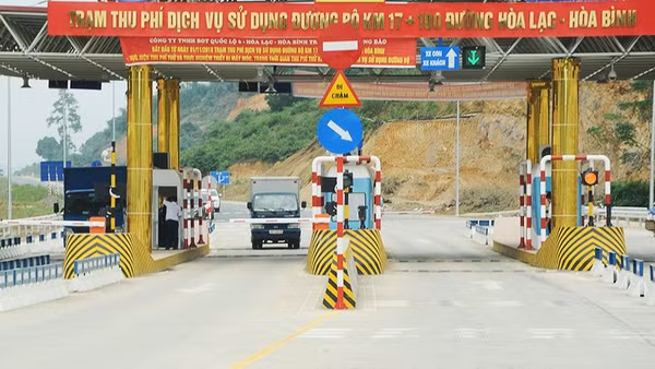 Thanh toán điện tử là xu hướng tất yếu trong quá trình hiện đại hóa giao thông. Ảnh: NGUYỆT ANH