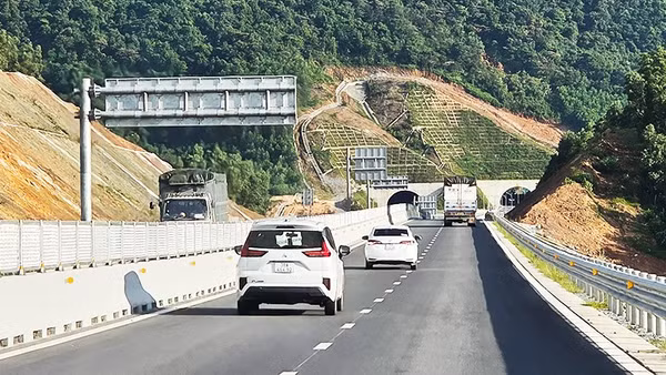 Rà soát quy định về khoảng cách an toàn trên cao tốc