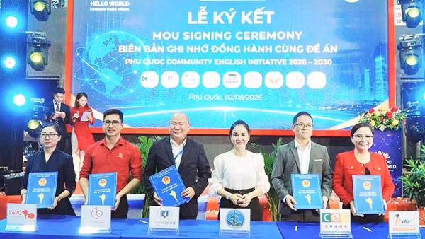 Lễ ký kết bản ghi nhớ hợp tác giữa UBND đặc khu Phú Quốc và các đơn vị đồng hành đề án. Ảnh: KHÁNH THÙY