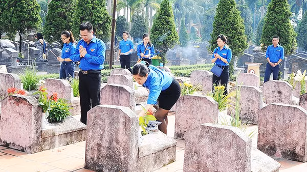 Tri ân. Ảnh: BẮC SƠN