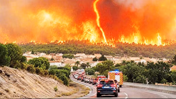 Cháy rừng nghiêm trọng tại vùng Gironde của Pháp. Ảnh: FRANCE24