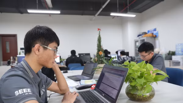 Đại học Bách khoa Hà Nội vừa công bố học phí chương trình chuẩn từ 28-40 triệu đồng/năm, tăng không quá 5 triệu đồng so với khóa trước. Ảnh: ANH QUÂN