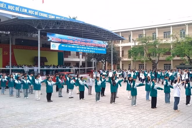 Hằng năm, 80% học sinh Trường Phổ thông dân tộc nội trú Trung học phổ thông số 1 tỉnh Thái Nguyên thi đỗ nguyện vọng 1 các trường đại học.