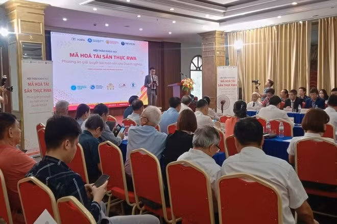 Các đại biểu dự hội thảo.