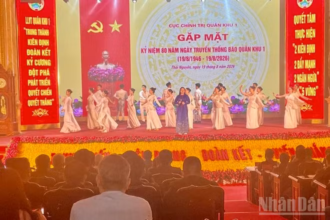 Buổi gặp mặt mang lại nhiều niềm vui, cảm hứng cho các đại biểu. (Ảnh: THẾ BÌNH)