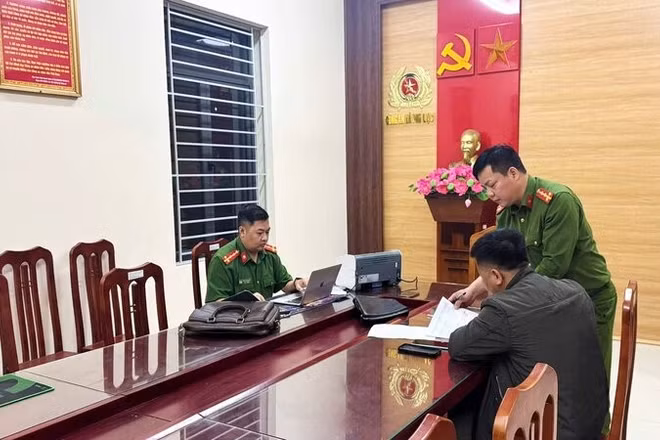 Công an xã Phú Lạc (tỉnh Thái Nguyên) yêu cầu gỡ bỏ nội dung vi phạm và xử phạt Đ.V.T số tiền 7,5 triệu đồng