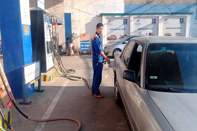 Hầu hết các cửa hàng bán lẻ xăng dầu trên địa bàn tỉnh Thái Nguyên đã chuyển sang bán xăng sinh học E10.