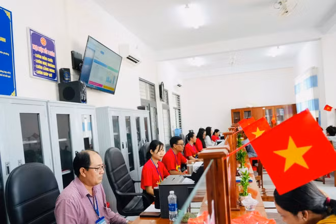 Công tác gỡ điểm nghẽn về chuyển đổi số được các ban ngành, địa phương tại tỉnh Cà Mau thực hiện quyết liệt. (Ảnh: HỮU TÙNG) 