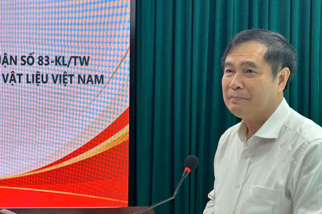 Phó Trưởng Ban Tuyên giáo Trung ương Phan Xuân Thủy phát biểu tại Hội thảo. (Ảnh: BÍCH LIÊN)