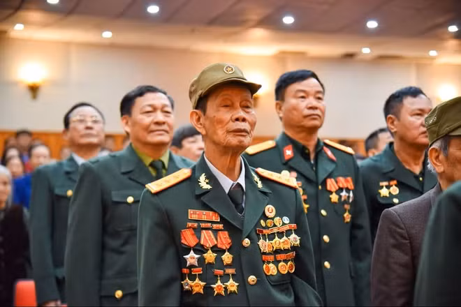 Cựu quân nhân là hội viên Hội Cựu chiến binh đồng thời là cựu chiến binh thì được ngân sách nhà nước đóng bảo hiểm y tế. (Ảnh: BÁO NHÂN DÂN)
