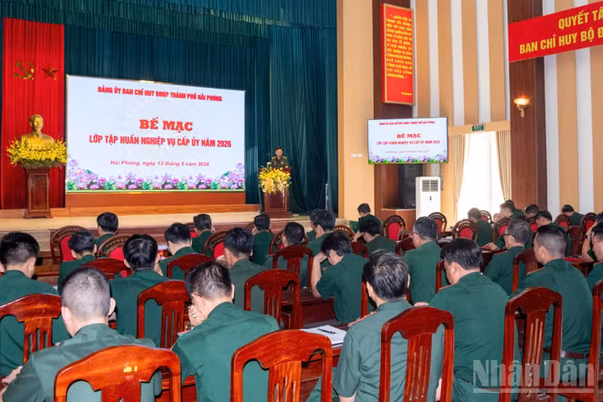 Toàn cảnh hội nghị.